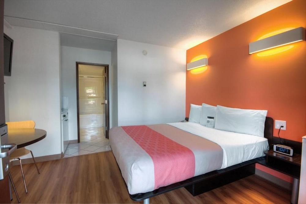 Motel6 Lethbridge Ab 37/62