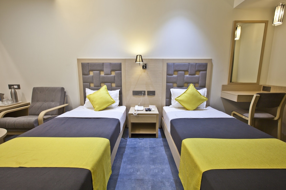 Hotel Sifat International 22/50