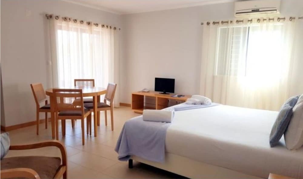 Vicentina Hotel 13/24