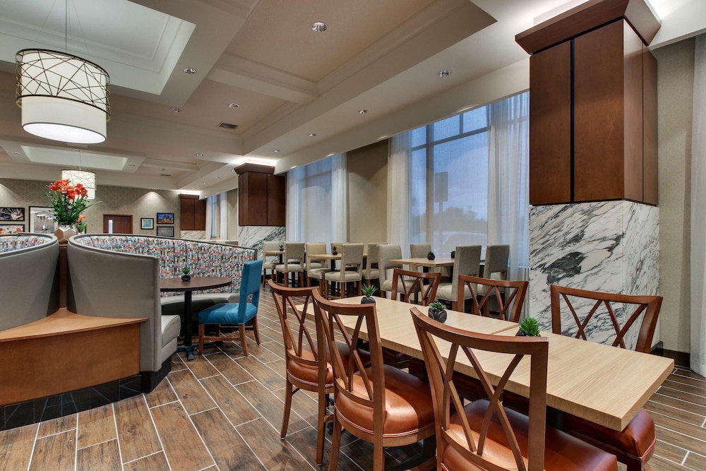 Drury Plaza Hotel Richmond 34/50