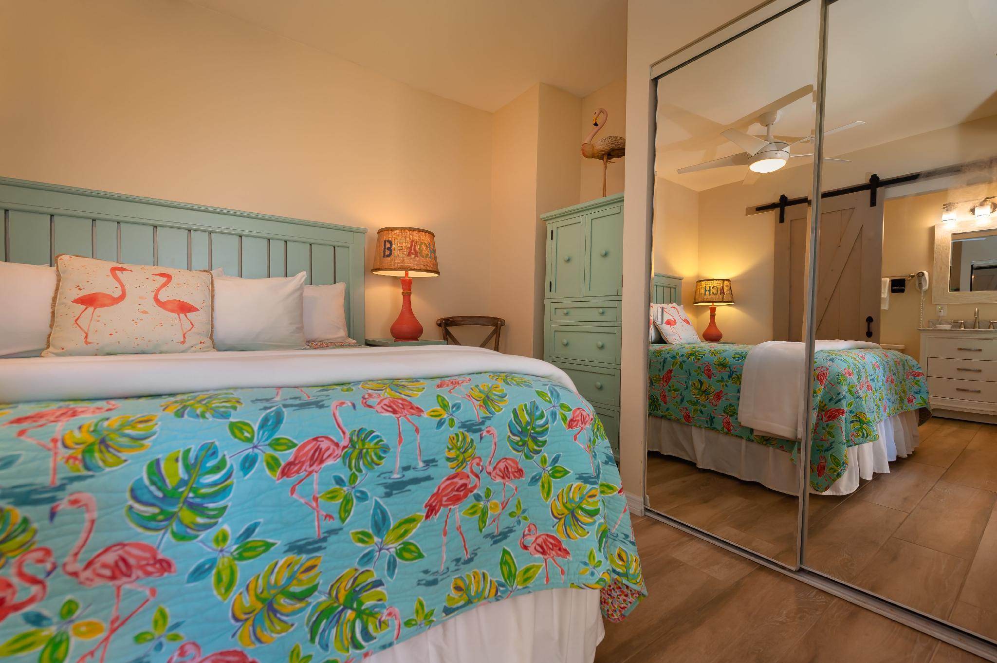 Flamingo, Suite, King Bed, Beach View