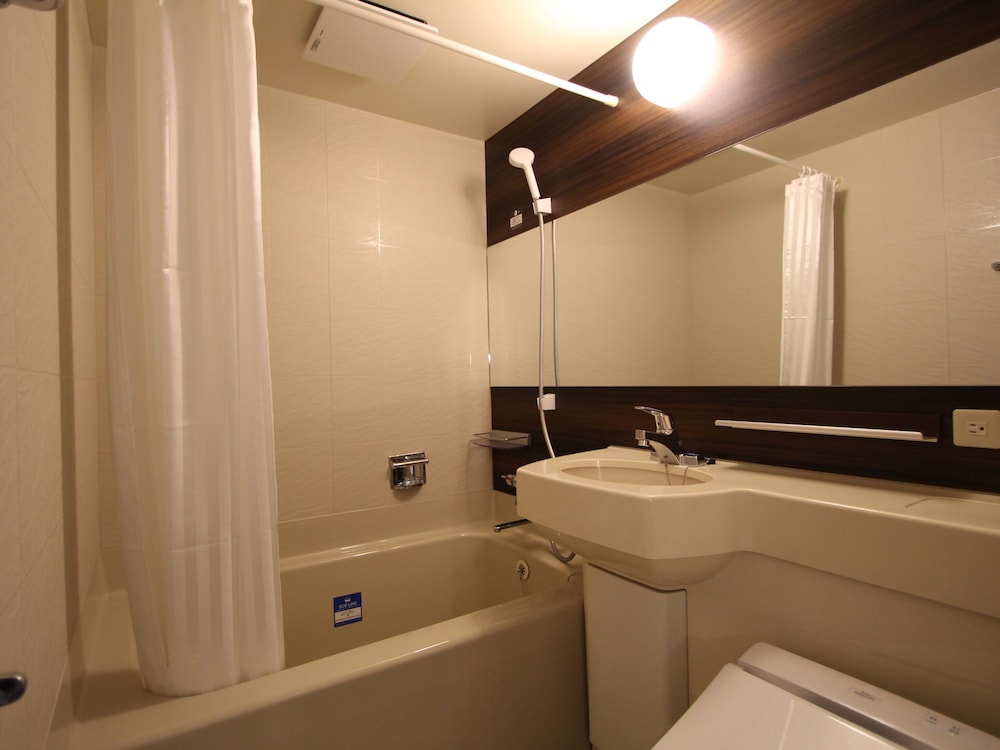 Apa Hotel Toyama Ekimae 40/42