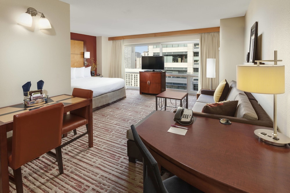 RESIDENCE INN BY MARRIOTT CHICAGO DOWNTOWN/RIVER NORTH 32/50