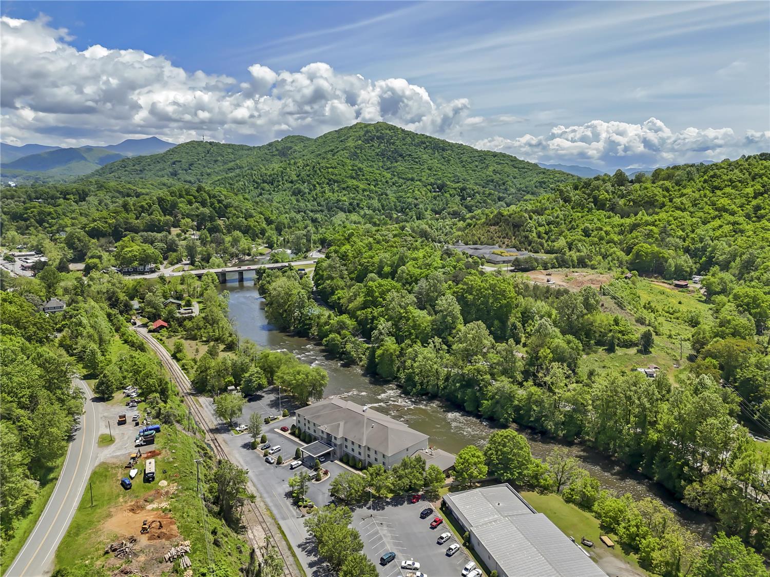 Best Western Plus River Escape Inn & Suites 23/25