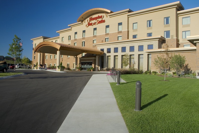Hampton Inn Suites Madison West 47/48