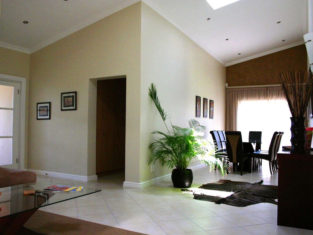 Hajos Lodge and Tours 8/50