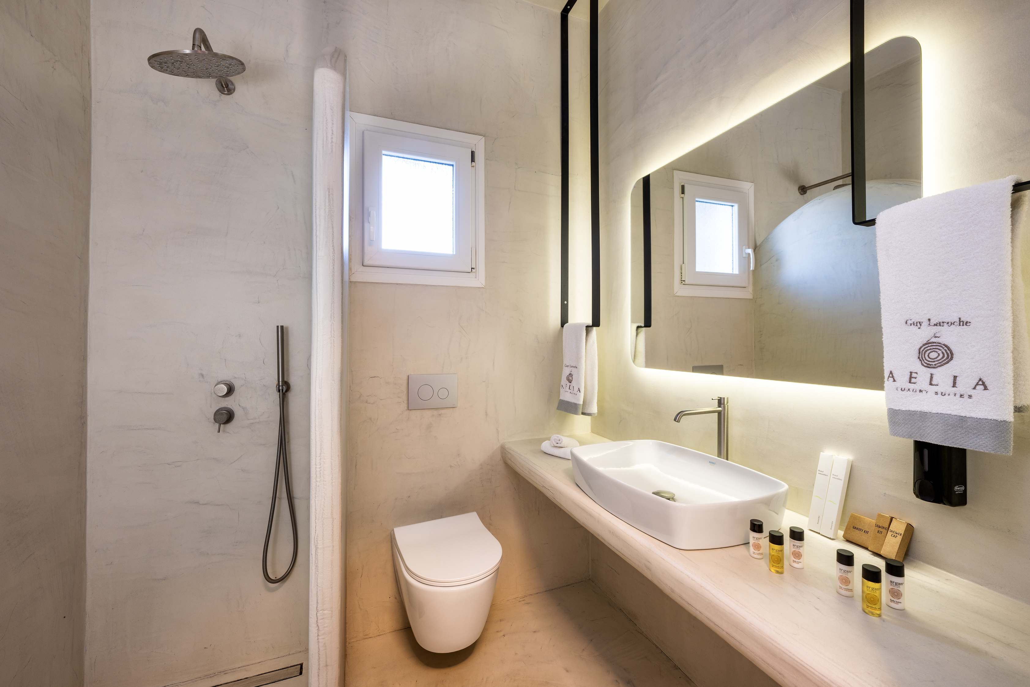 MASTER, SUITE, SEA VIEW, OUTDOOR JETTED TUB