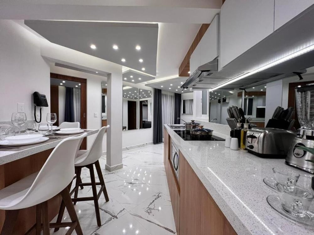 Seven Boutique Apartments 38/55