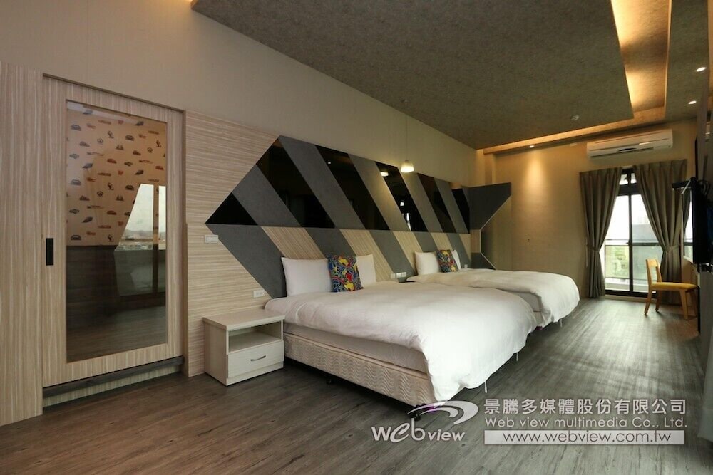 Ruo Shui Hotspring Hotel 9/62