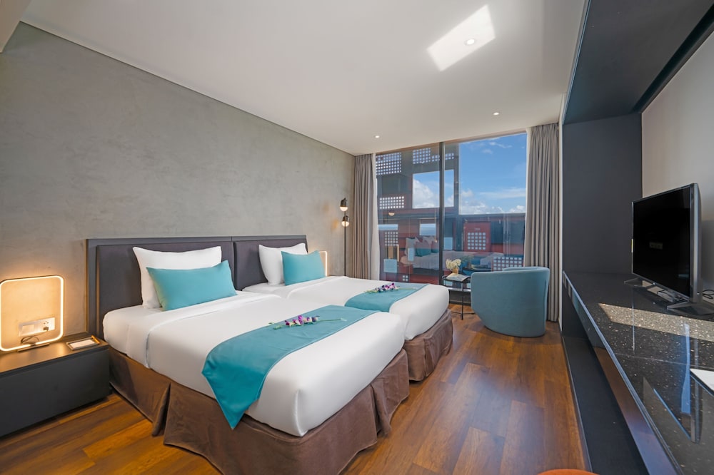 The Code Hotel And Spa 7/50