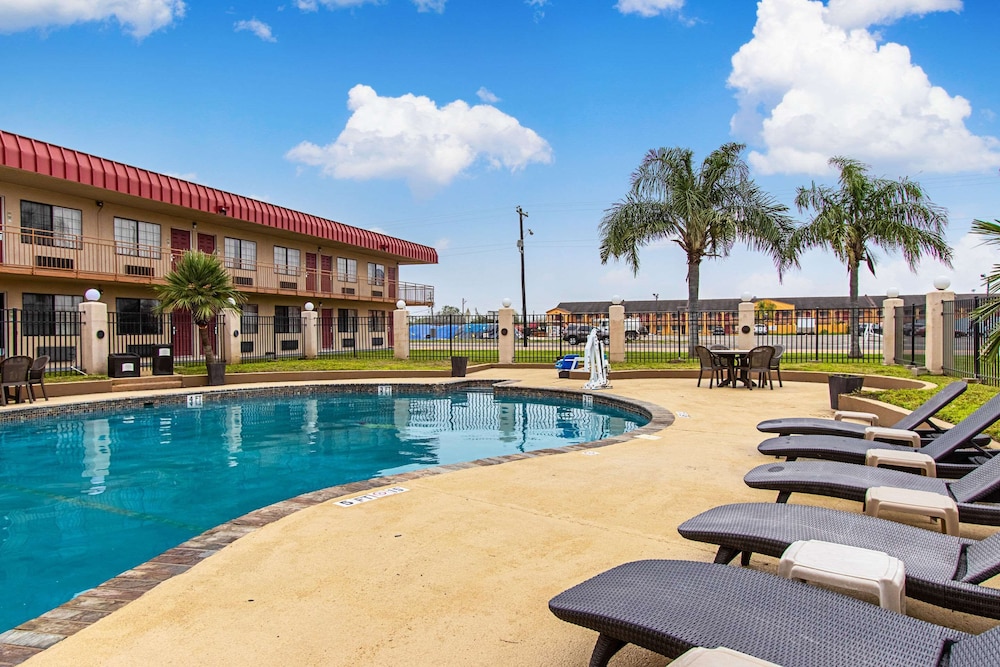Econo Lodge Kingsville 12/16