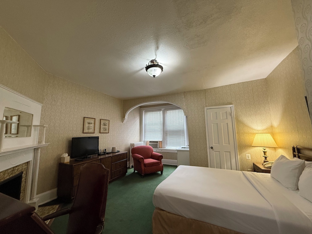 The Windsor Inn 23/61