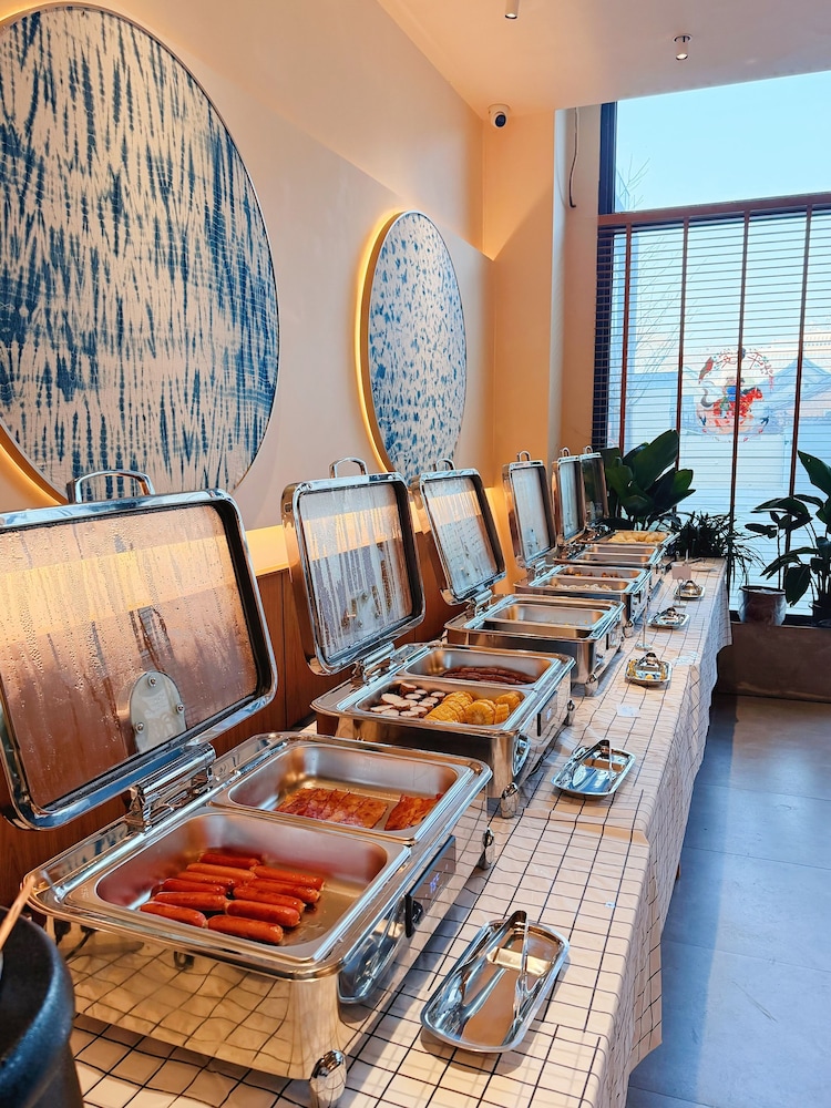 base-Wangfujing Serviced Apartment 24/50