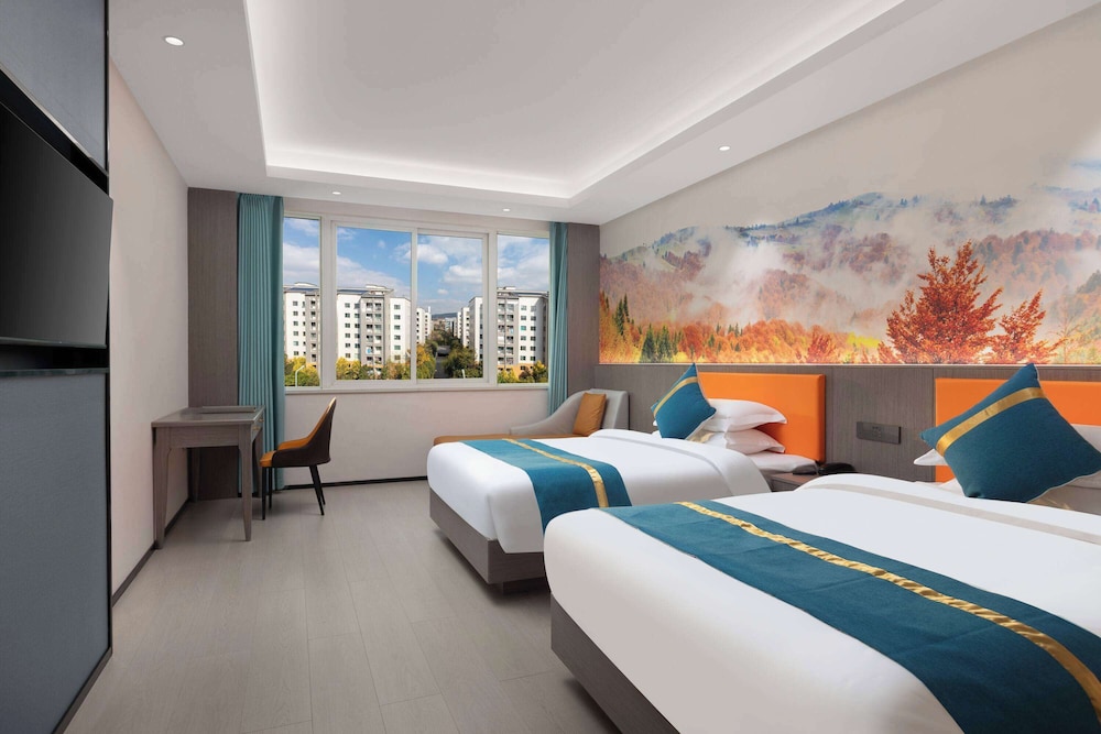 Days Inn by Wyndham Kunming Airport Economic Zone 12/24