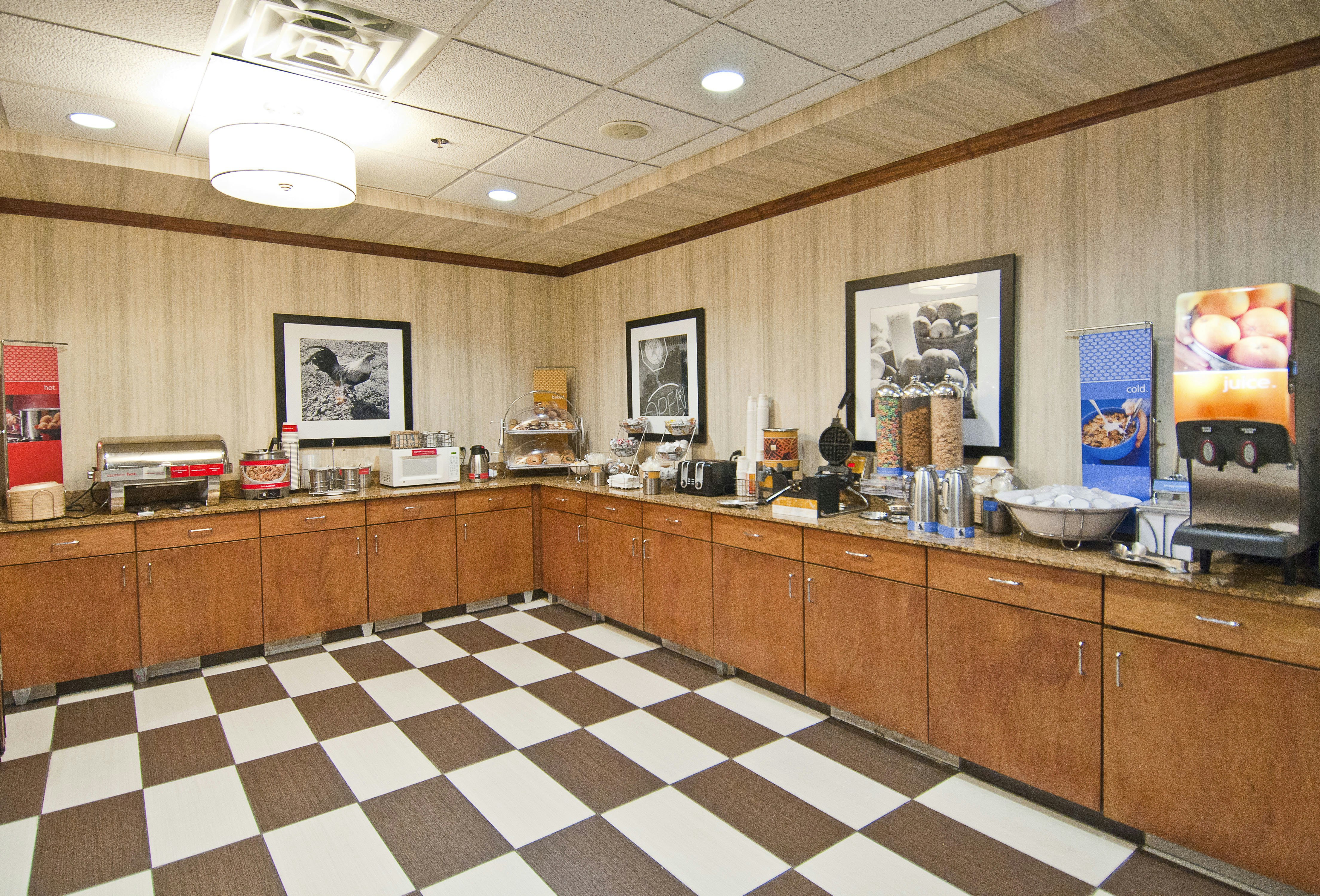Hampton Inn Canton 4/56