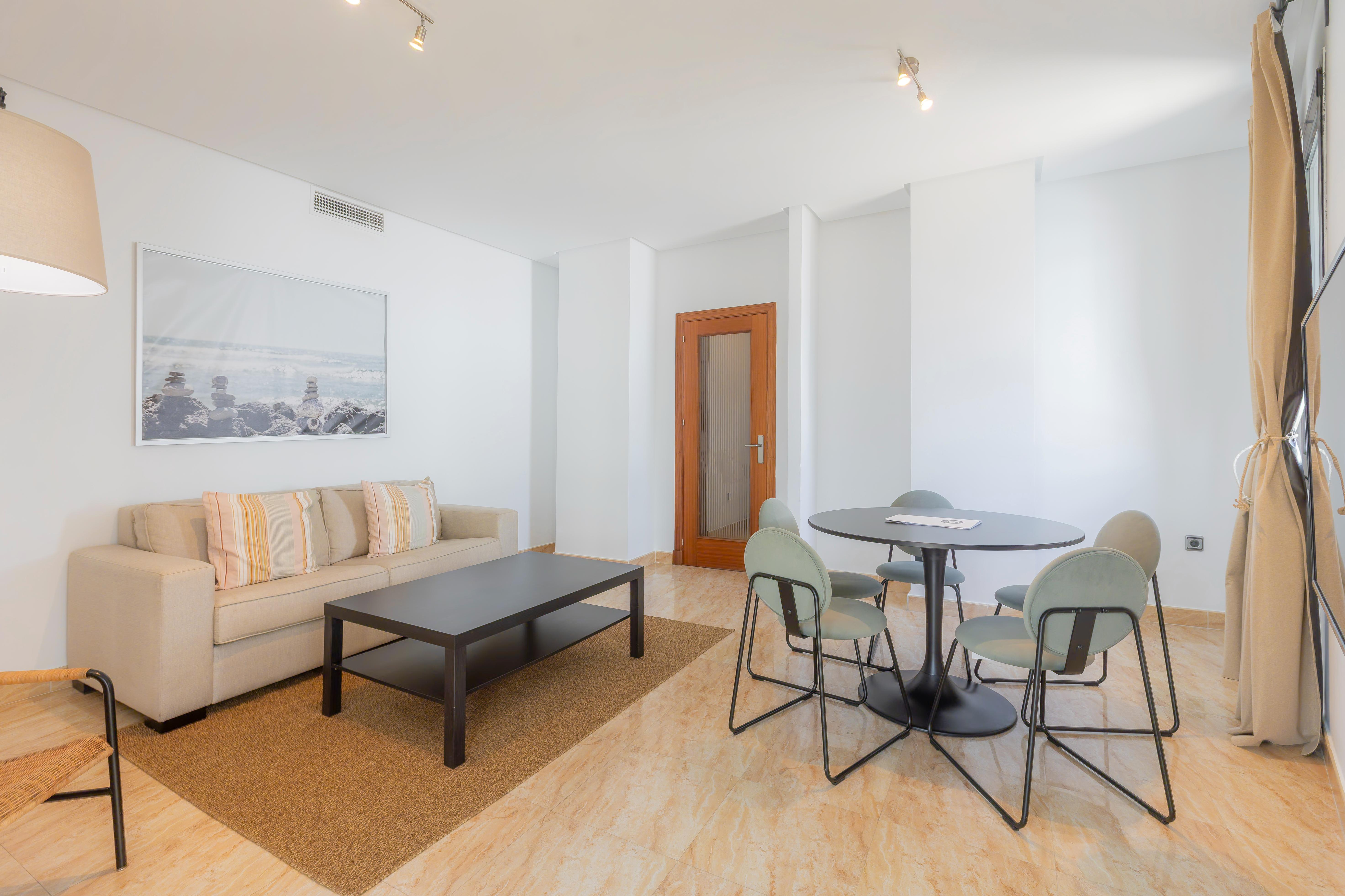 Apt Blueseas Bahia Marina 32/58