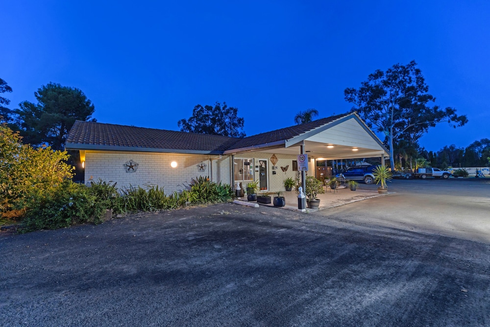 CASTLREAGH MOTOR INN 2/50