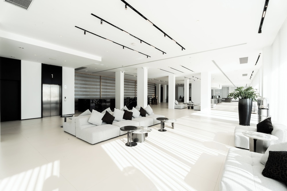 One Riviera Hotel and Residences 42/68