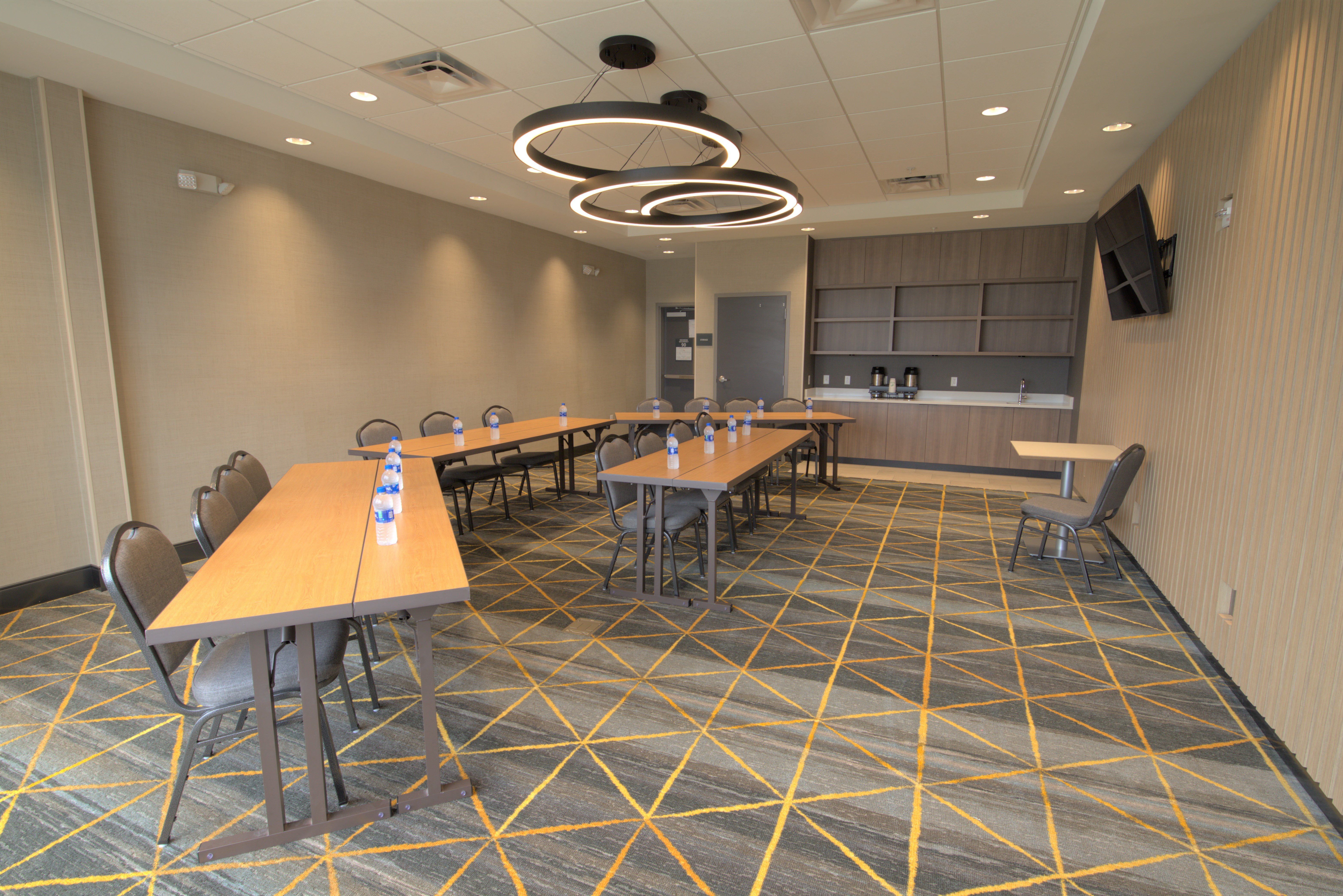 Holiday Inn Suites Hopkinsville Convention Ctr 38/41
