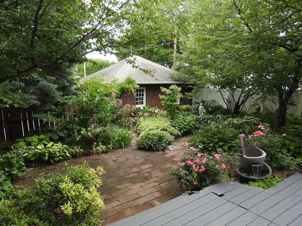 Champaign Garden Inn 44/50