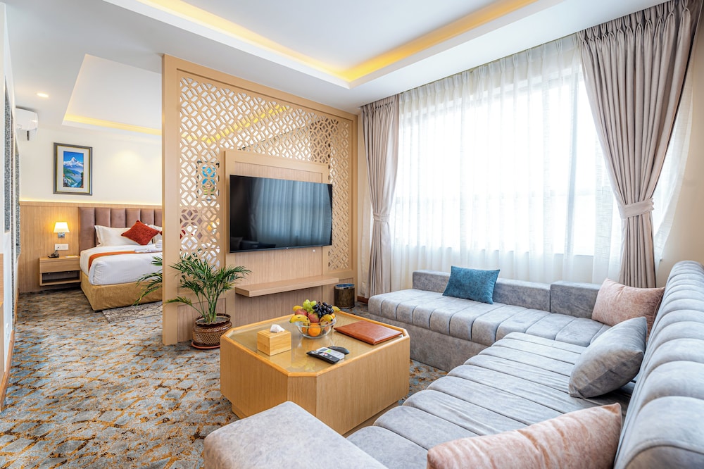 Hotel Crystal Pashupati 47/67
