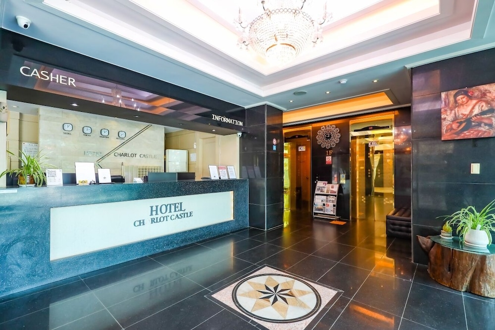 Charlot Castle Hotel 4/49