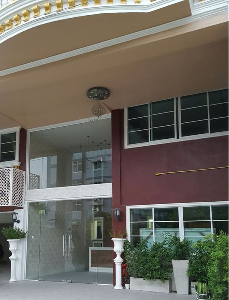 Aree Art Residence 2/37