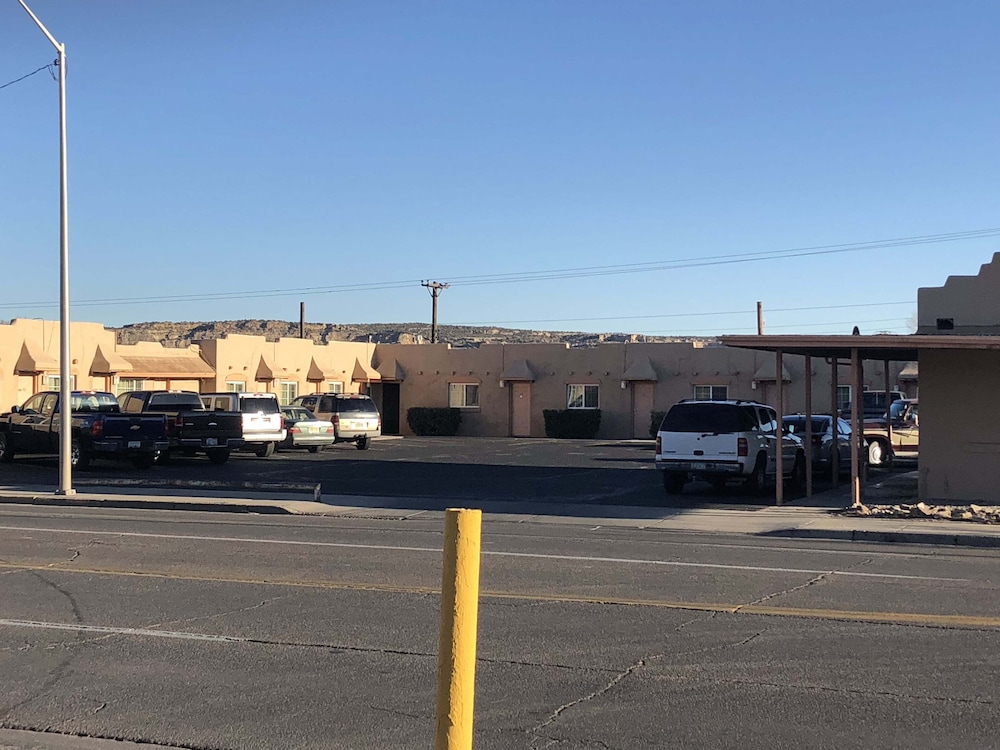 Economy Inn 23/24