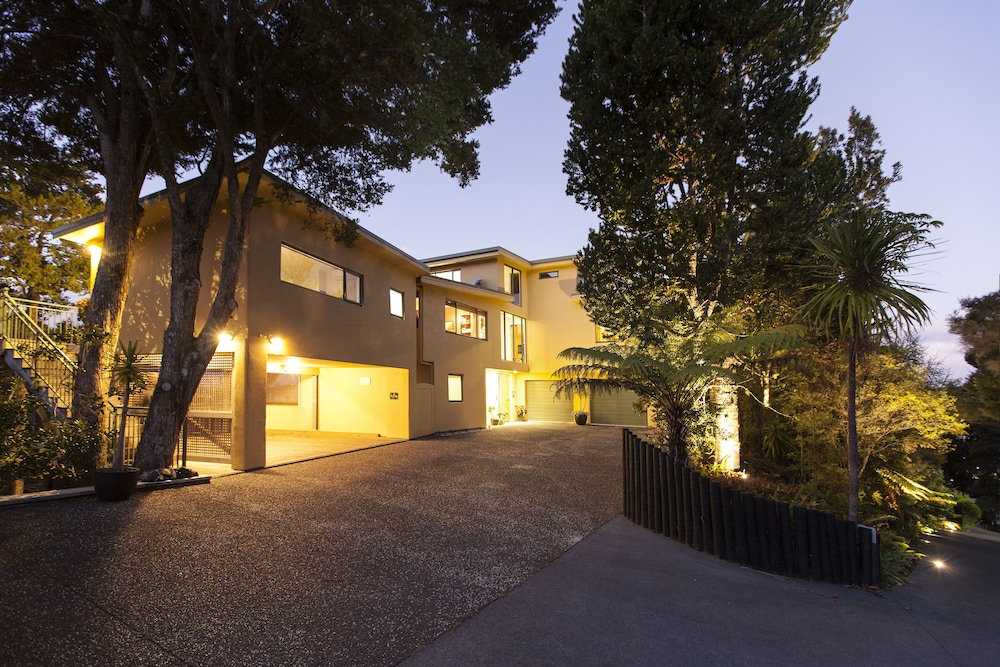 Allegra House 2/66