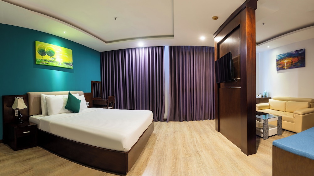 Golden Sun Hotel 45/60