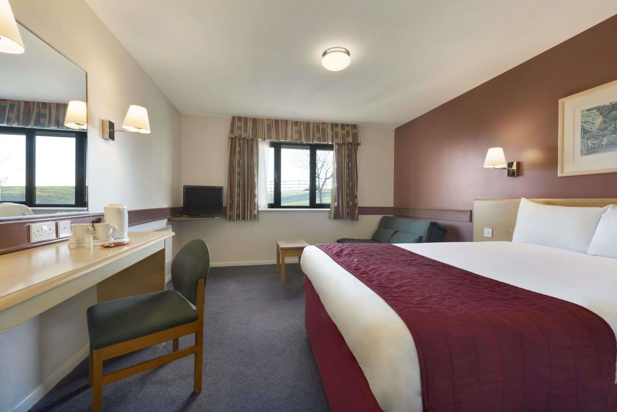 ROOM, DOUBLE BED