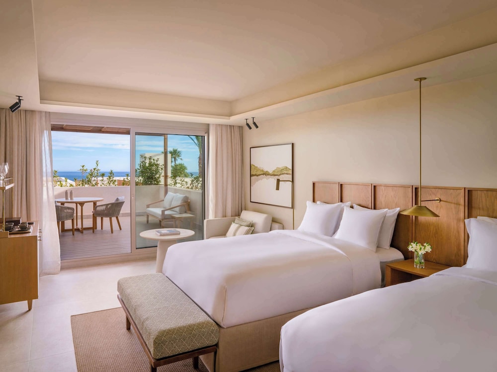 3 Bedrooms, Suite, 2 King Beds, 1 Queen and 2 King Beds, Queen Bed, Sea View, with Pool