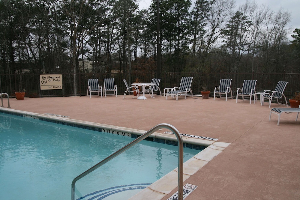 Hawthorn Extended Stay by Wyndham Kilgore 35/36