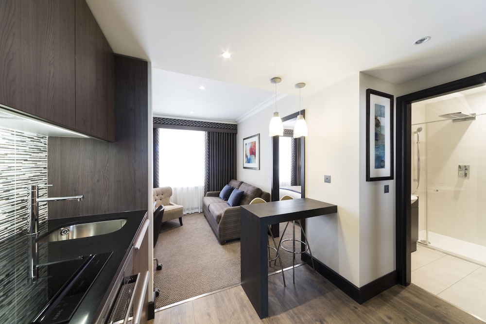 THE WESTBOURNE HYDE PARK 25/35