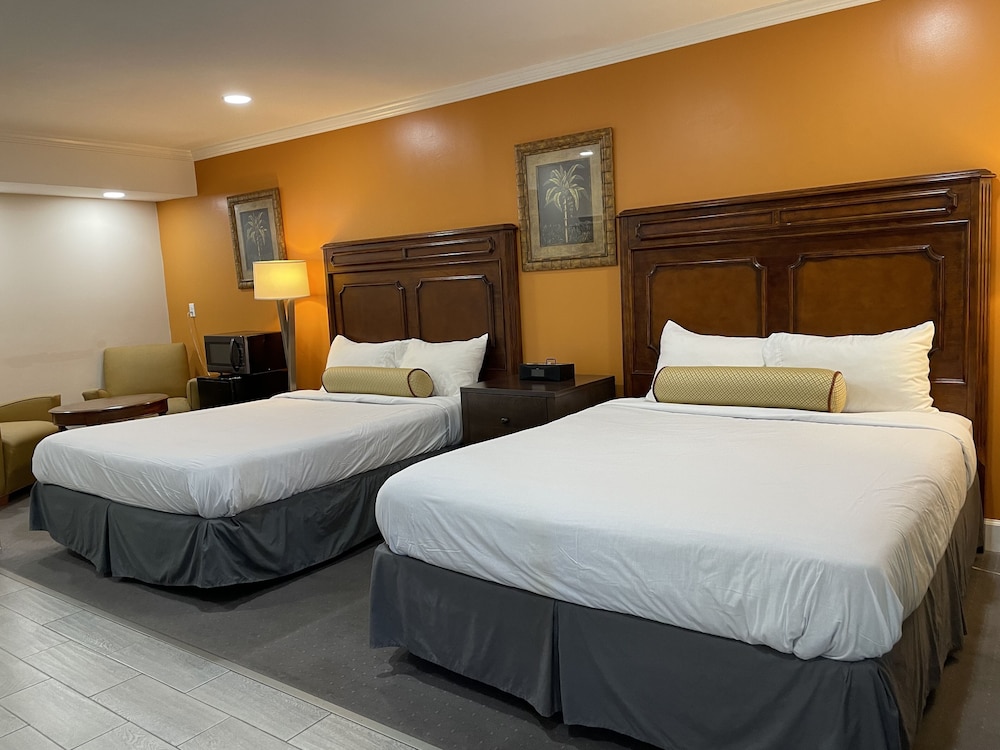 Howard Johnson by Wyndham Ridgecrest, CA 22/63