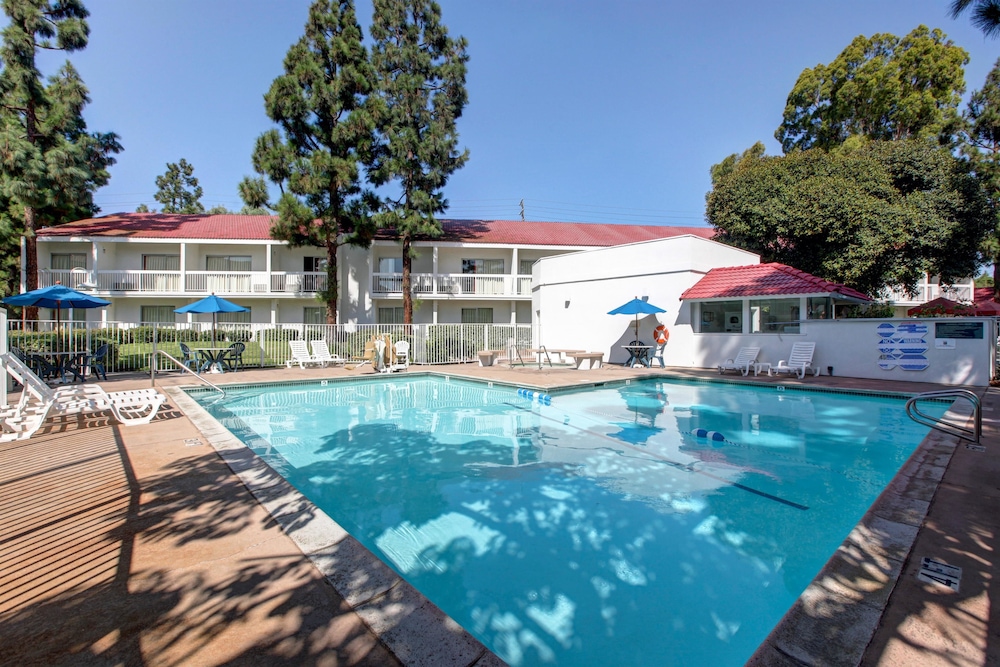 Motel6 Santa Ana, CA - Irvine - Orange County Airport in SANTA ANA - CA