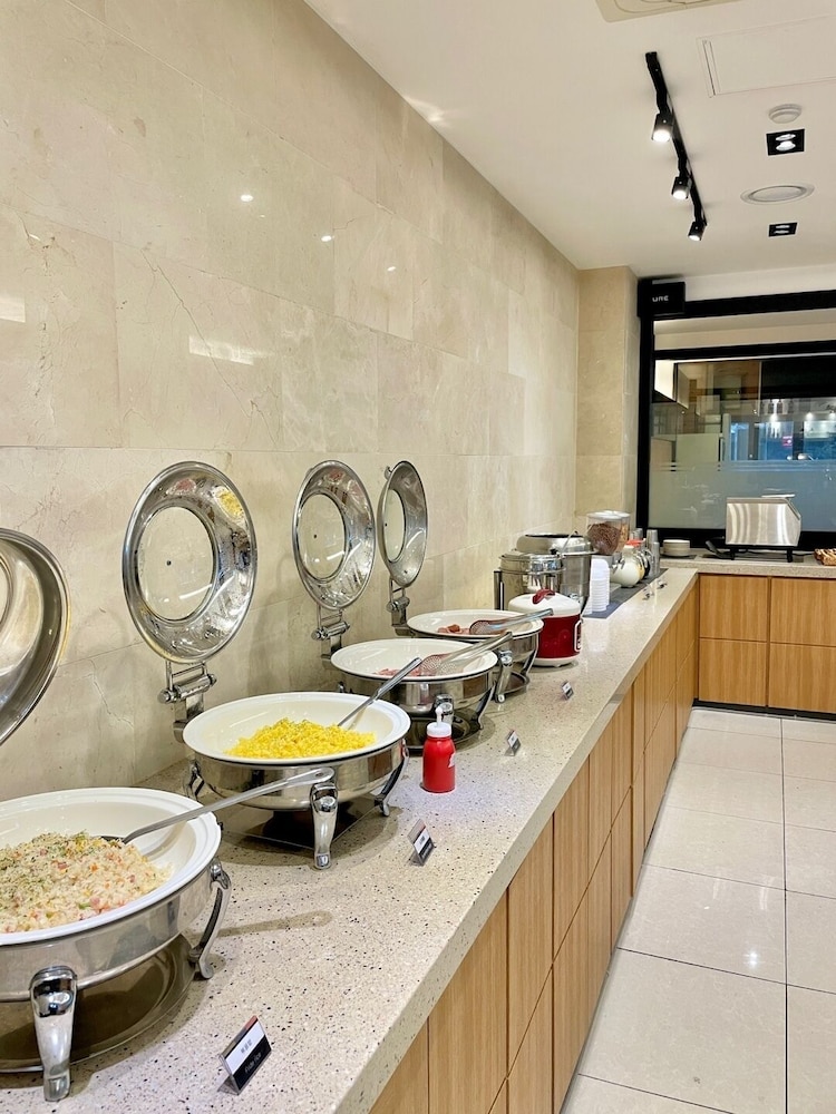 Tower Hill Hotel 48/48