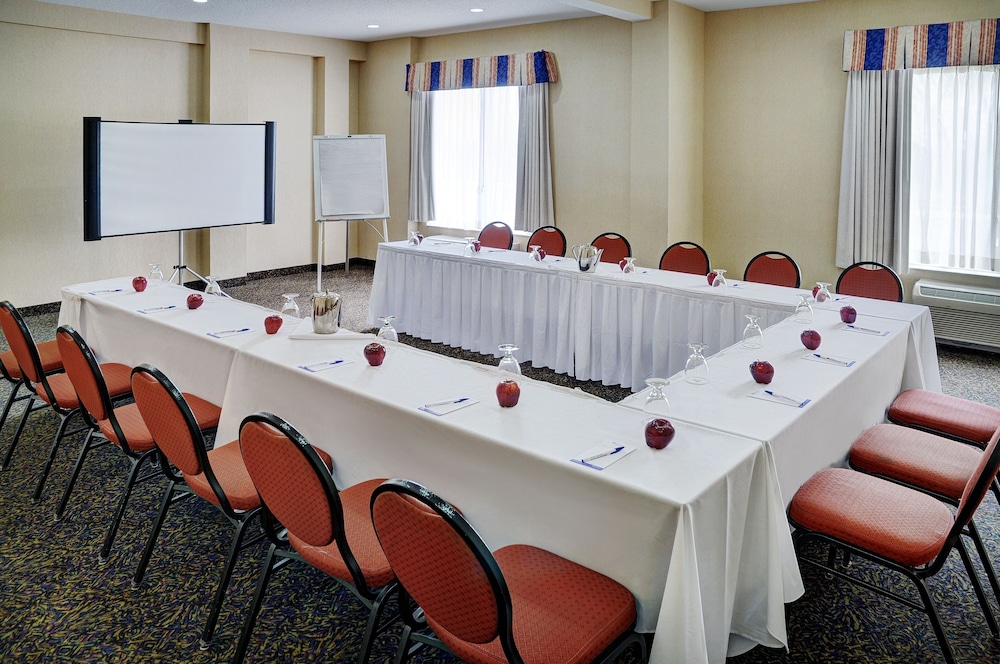Hilton Garden Inn Kitchener-Cambridge 39/43