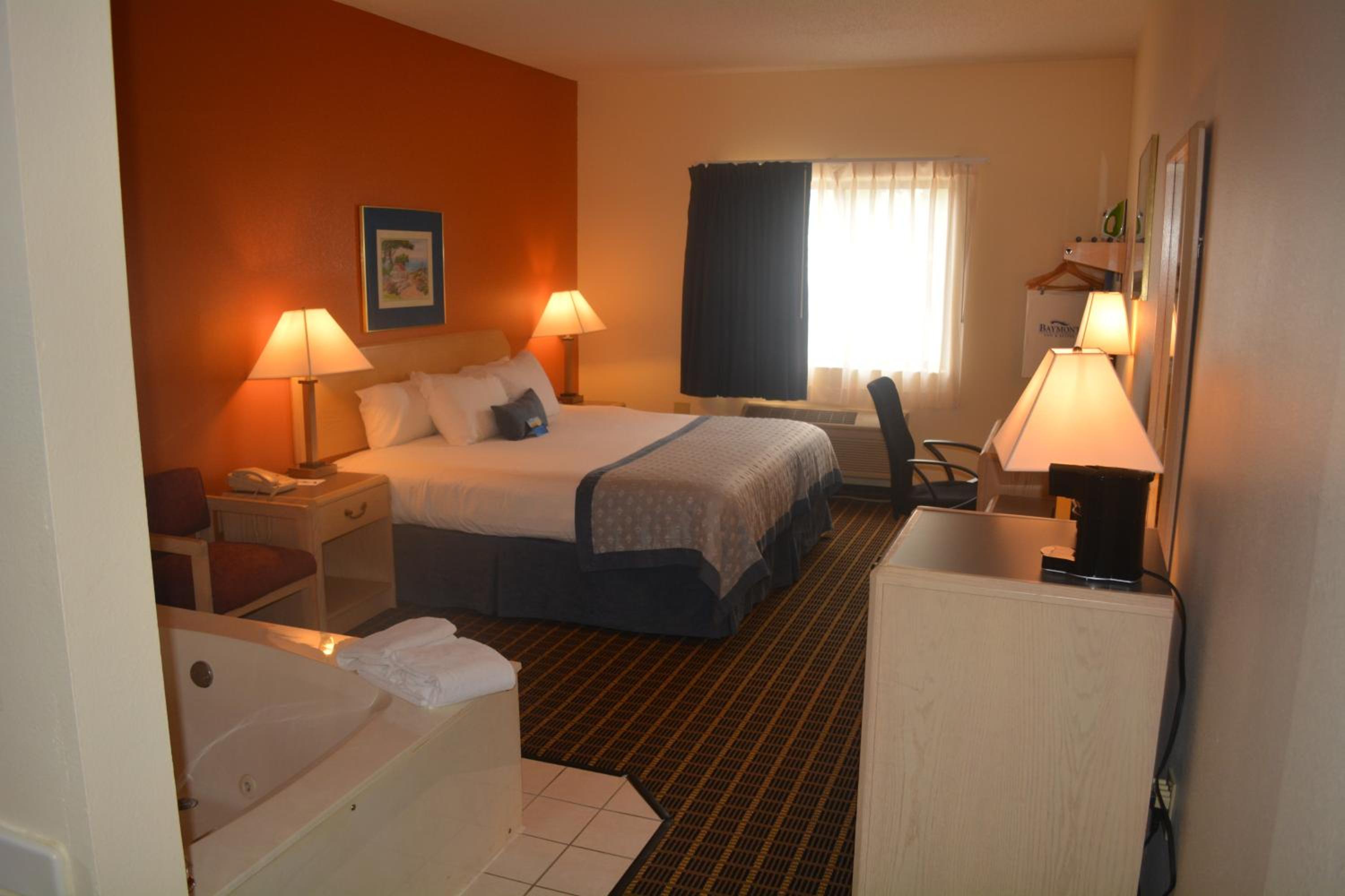 Deluxe, King Bed, Hot Tub