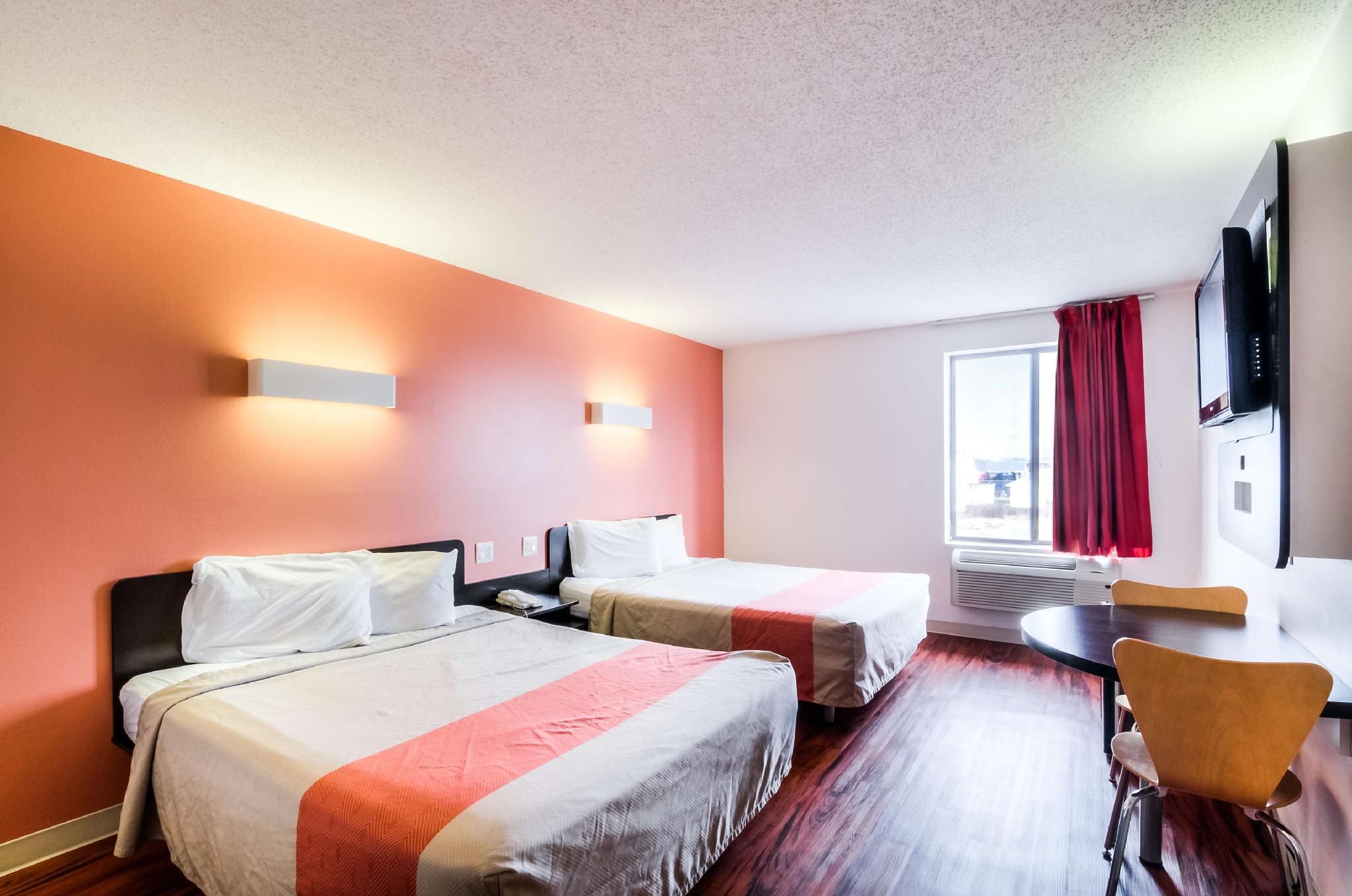 2 Full Beds - Non-Smoking