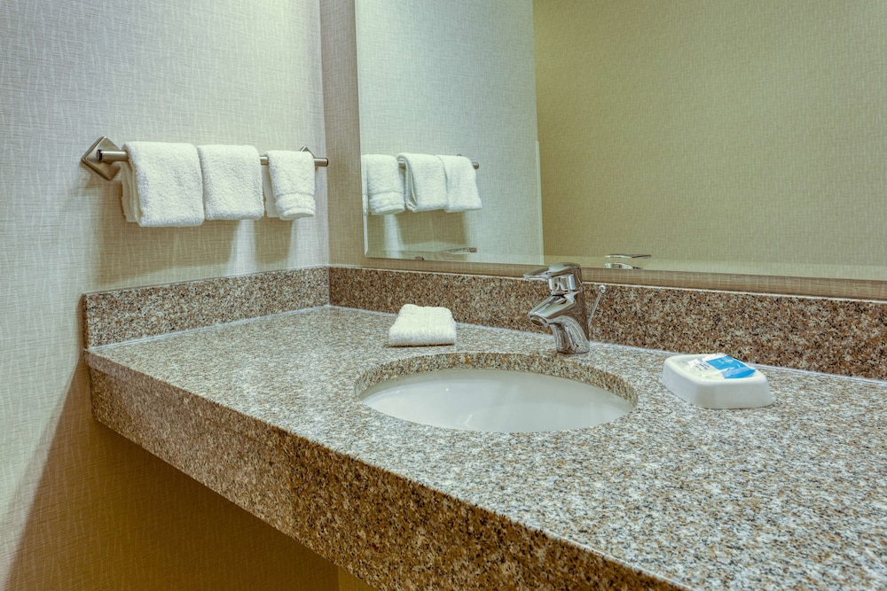 غرفة ديلوكس بسريرين كوين، Drury Inn and Suites Northeast Indianpolis 5/5