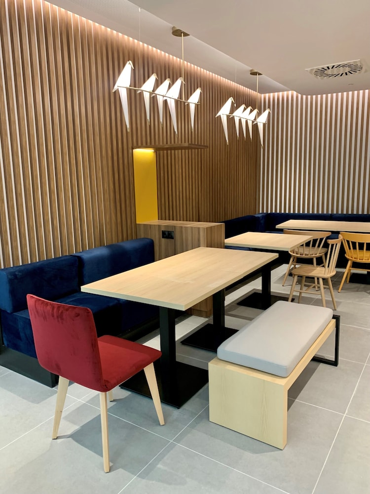Hampton By Hilton Barcelona Fira Gran Via 6/49