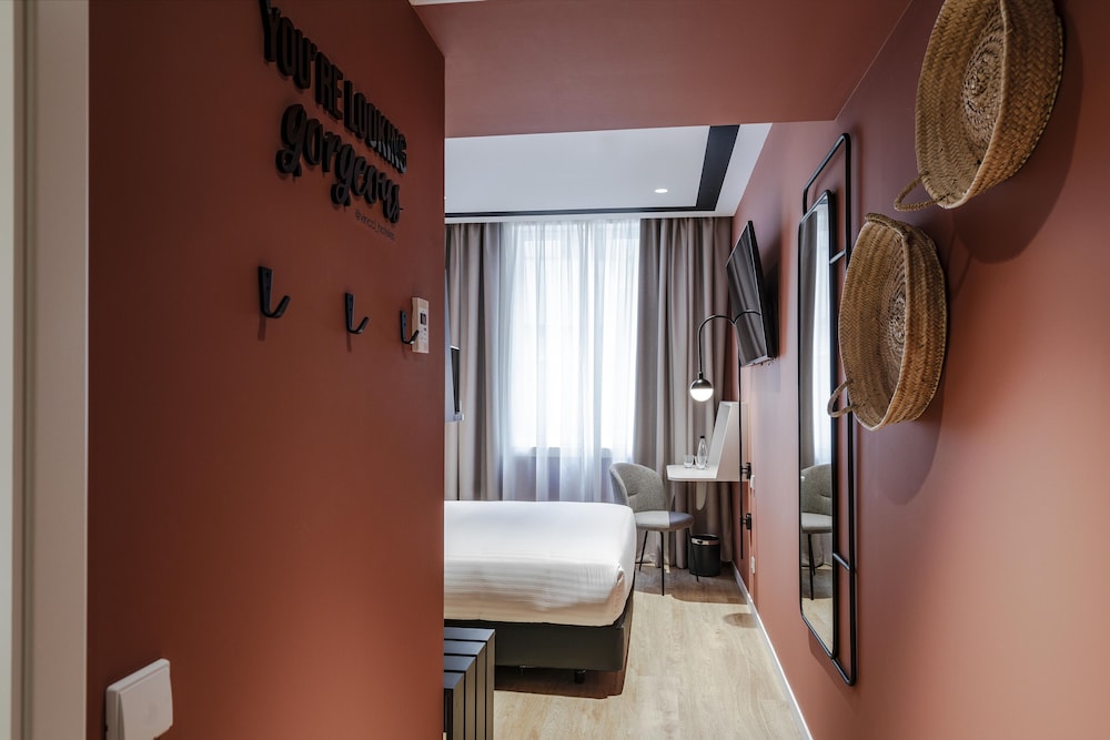 Petite, Economy, Double Bed، Hotel Vincci Bonjardim 5/7