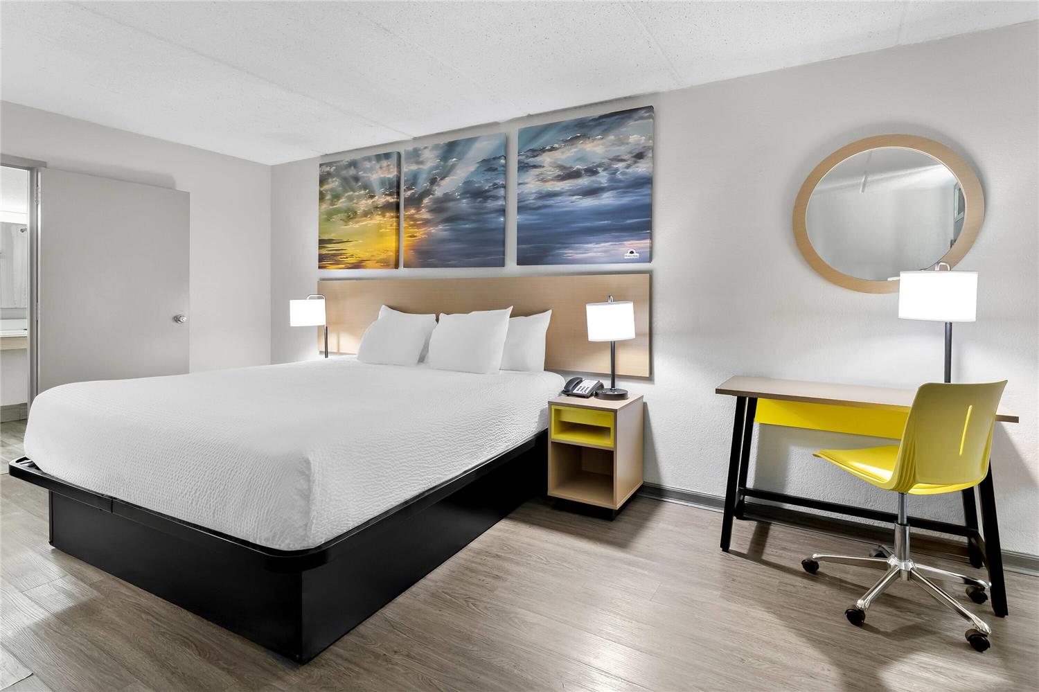 Days Inn by Wyndham Seneca 11/25