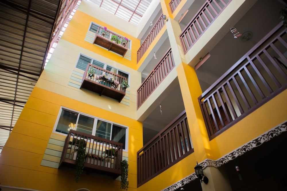 Samsen Sam Place Hotel 6/66