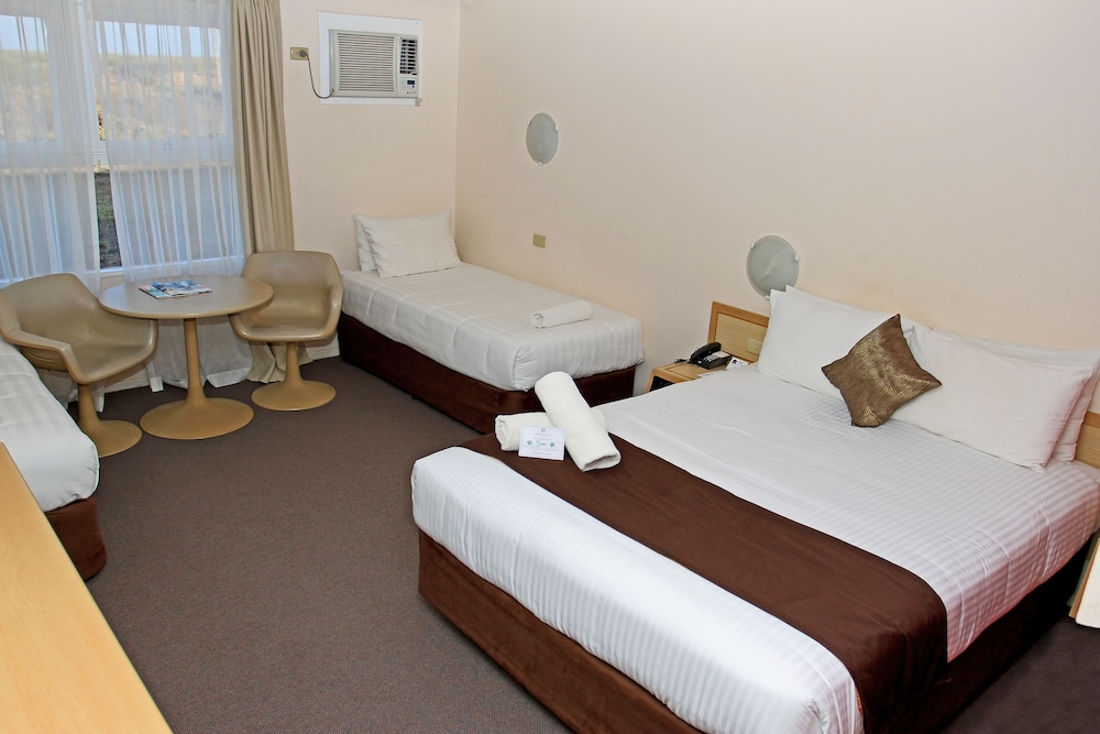 Hospitality Carnarvon, SureStay Collection By Best Western 16/54