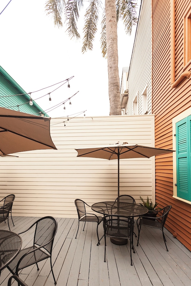 Historic Streetcar Inn 51/67