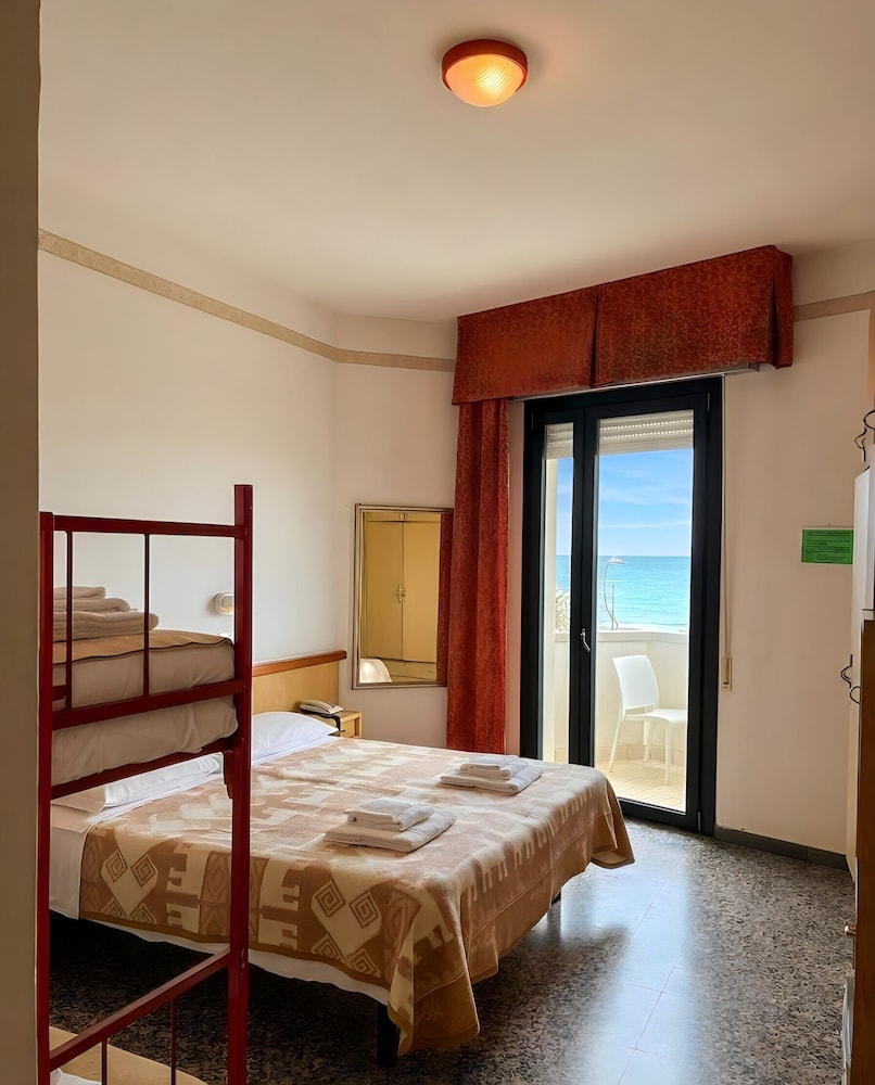 Hotel Columbia Frontemare 12/41