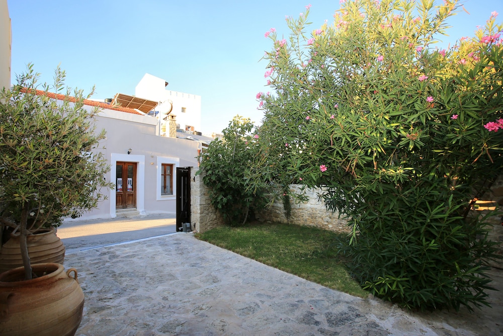 Villa Kamilari 8/48