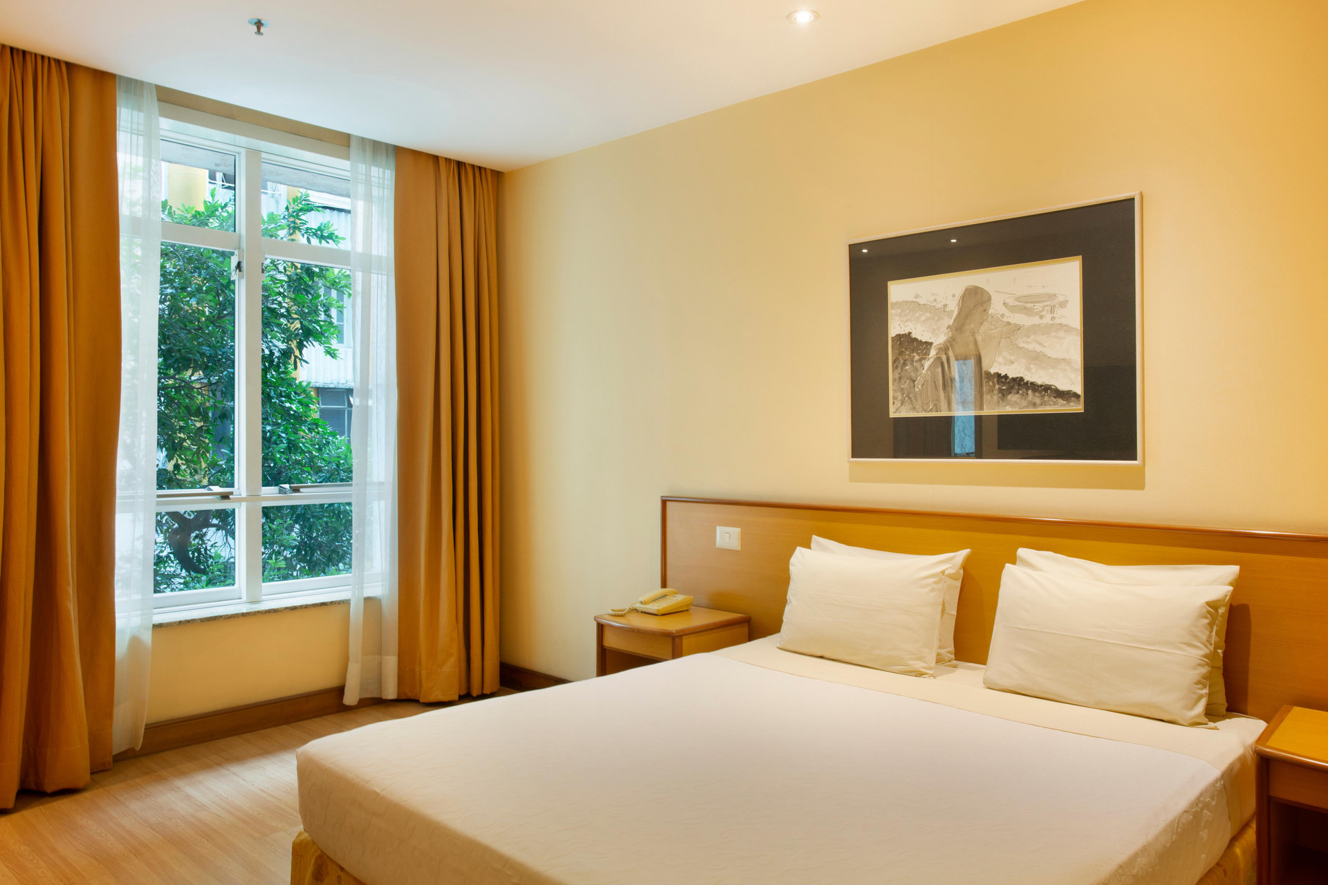 Superior, Double Bed, Street View